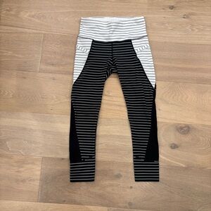Athleta black and white striped leggings with pockets